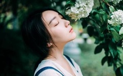 四字女星被曝多人运动